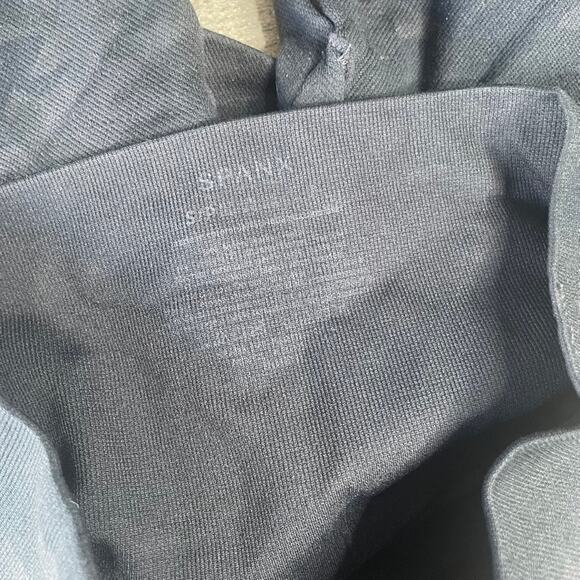 SHANKara Women's Camouflage Print Leggings Size S/P Black Workout Athleisure - Picture 2 of 2